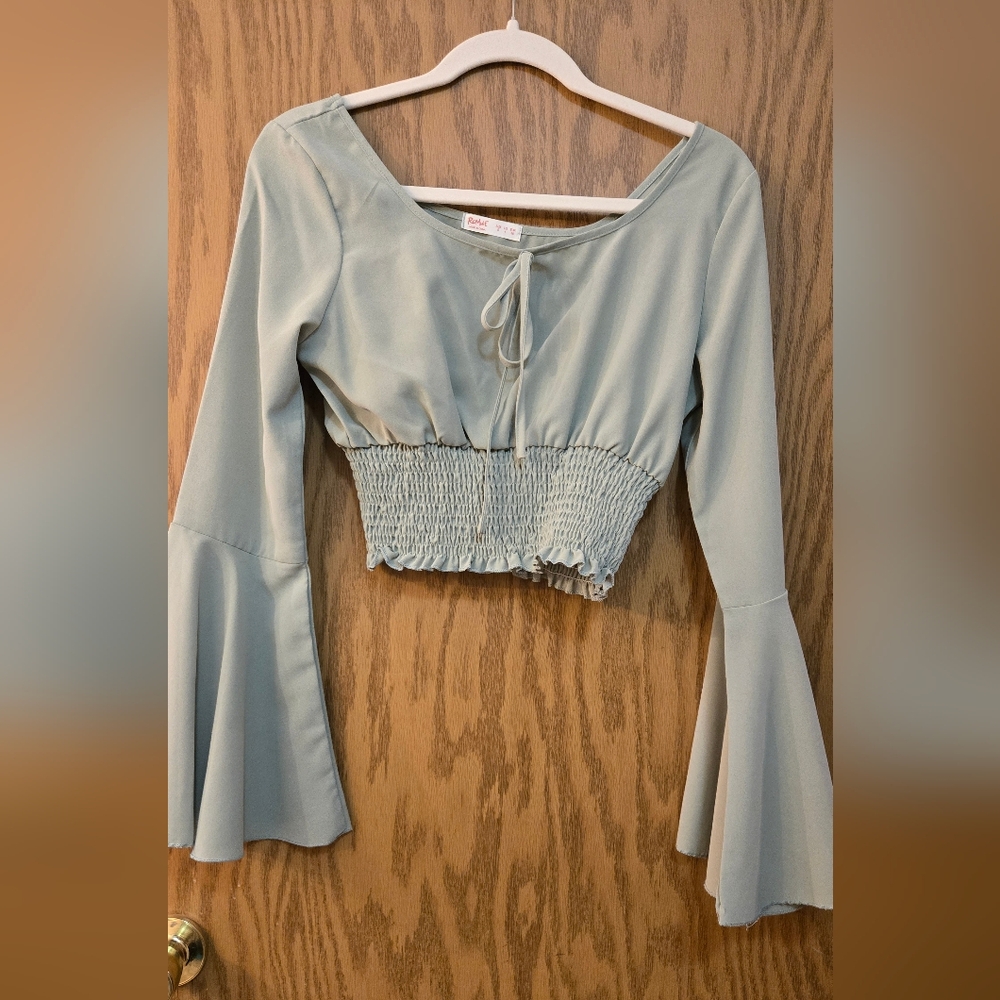 ROMWE Light Mint Green Smocked Crop Top with Bell Sleeves. Size Small